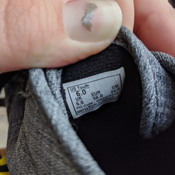 Vans (youth size 6) - Picture 4 of 4